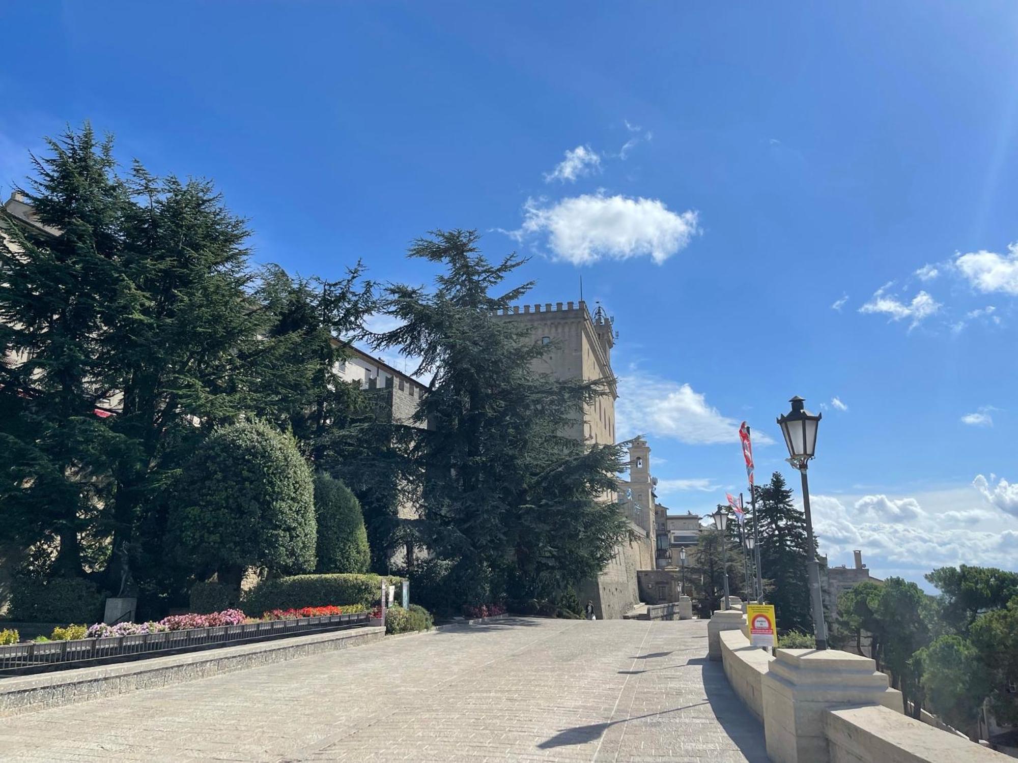 La Famosa Dimora Ambasciatore San Marino Bagian luar foto