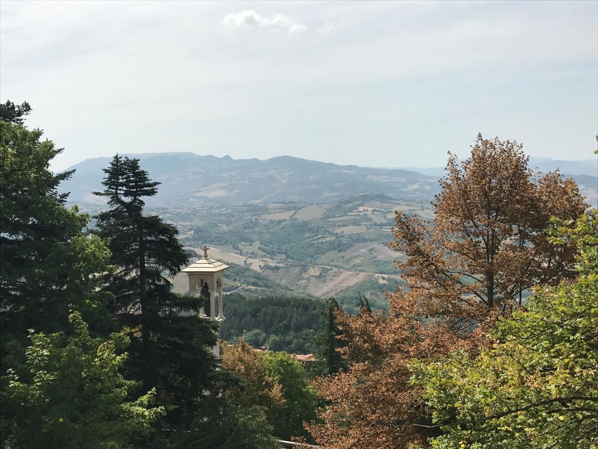 La Famosa Dimora Ambasciatore San Marino Bagian luar foto