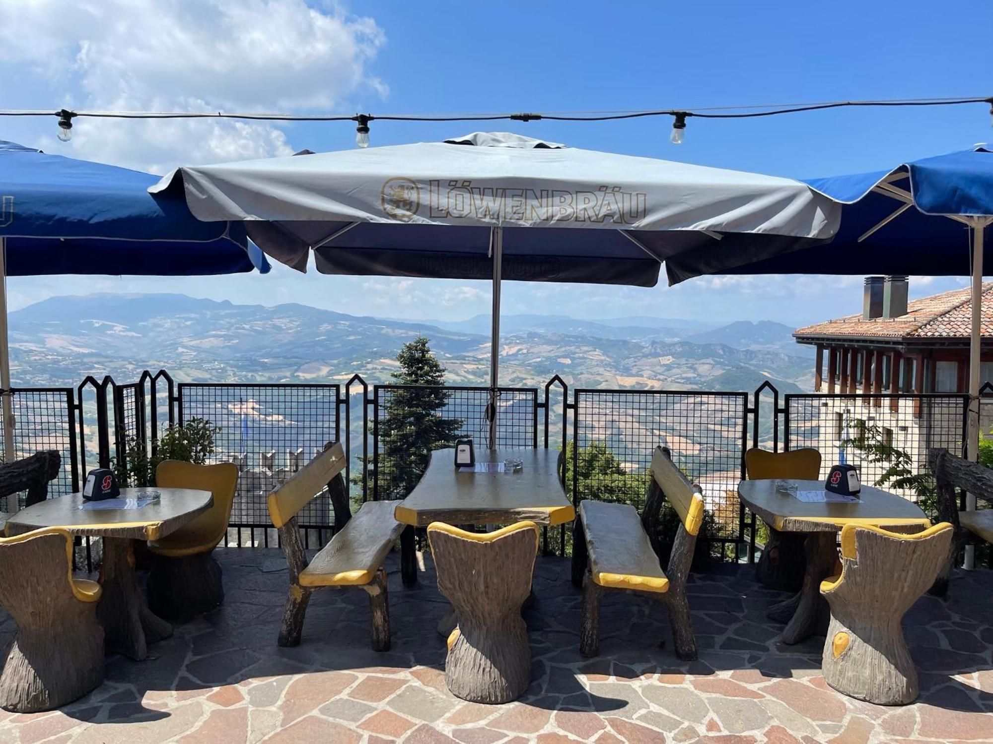 La Famosa Dimora Ambasciatore San Marino Bagian luar foto