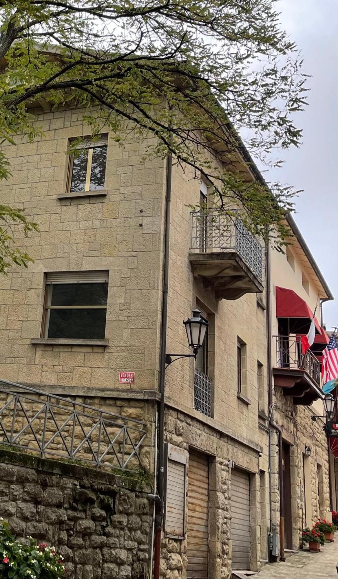 La Famosa Dimora Ambasciatore San Marino Bagian luar foto