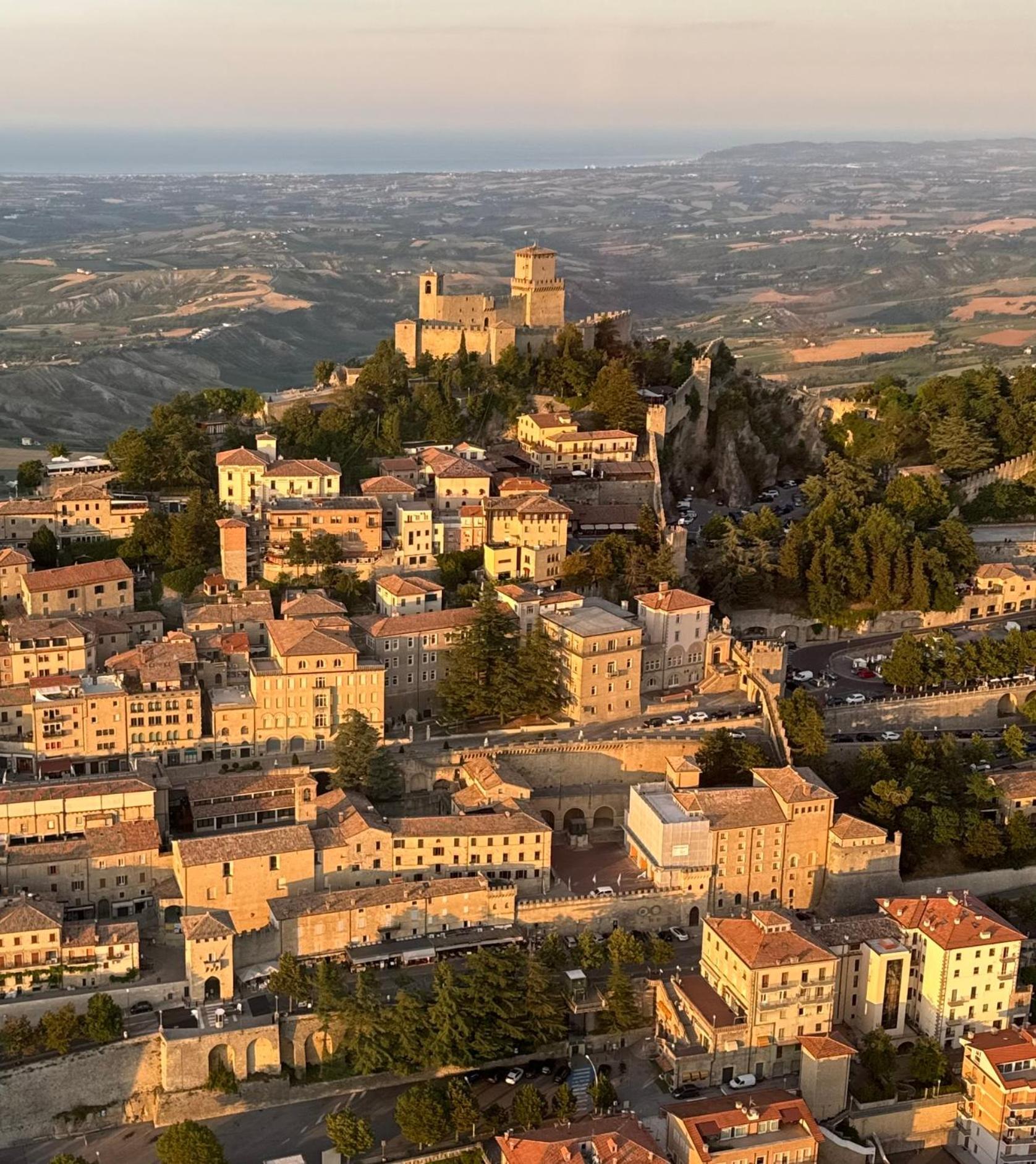 La Famosa Dimora Ambasciatore San Marino Bagian luar foto